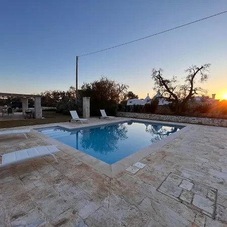 Trullo Al Guappo D'oro オストゥーニ